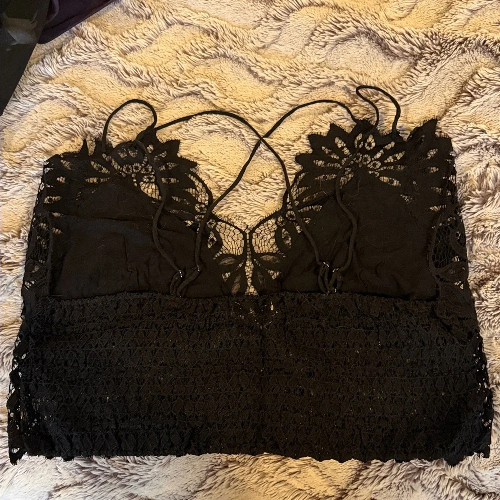 Elegant Black Lace Bralette - Picture 2 of 4